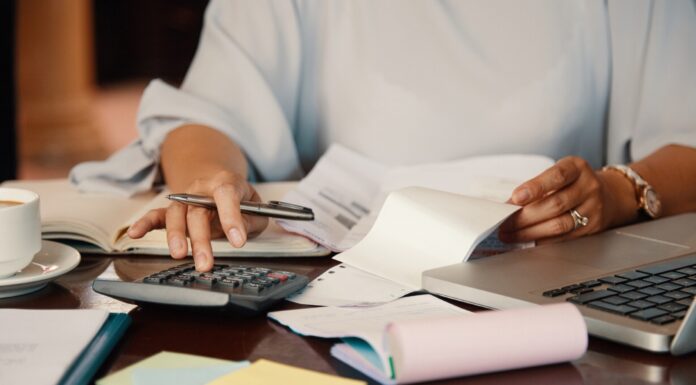 Empreendedores excluídos do MEI por débitos com a Receita têm até esta quarta-feira para regularizar situação