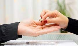 Número de divórcios no Brasil bate recorde e chega a 420 mil, mostra IBGE