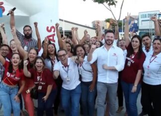 Unibalsas comemora reconhecimento como Centro Universitário com passeata