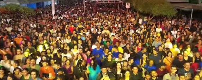 Verão Balsas 2024 inicia com banda gospel no palco
