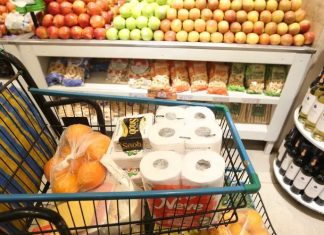 Venda no comércio varejista cresce 0,6% de junho para julho, diz IBGE