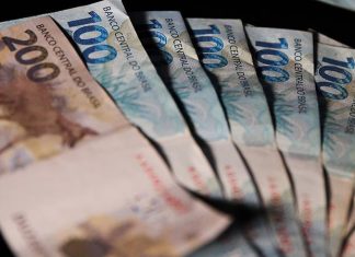 Governo reajusta salário mínimo com novo limite de ganho real