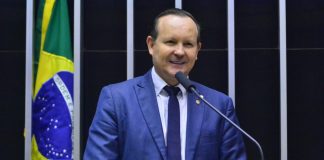 Deputado Márcio Honaiser propõe pensão mensal vitalícia a crianças com microcefalia causada pelo zika vírus.
