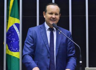 Deputado Márcio Honaiser propõe pensão mensal vitalícia a crianças com microcefalia causada pelo zika vírus.