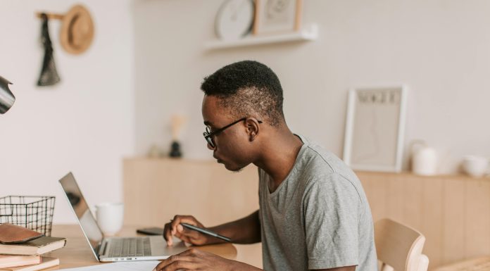 Mais de 1,4 milhão de brasileiros estão matriculados em pós-graduações no Brasil
