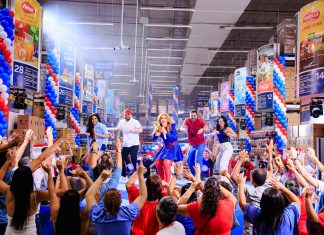 Grupo Mateus celebra aniversário com Joelma e 30 dias de promoção
