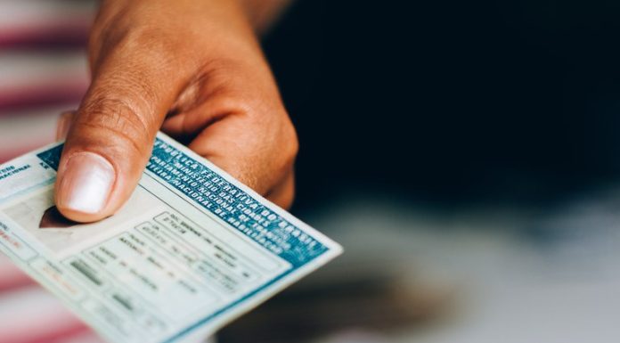 Projeto do governo visa reduzir custo da CNH e ampliar acesso à habilitação no Brasil